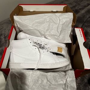 Nike women’s Court Royale 2 mid high